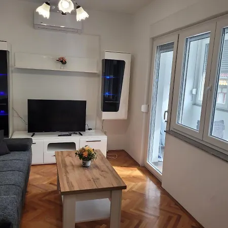 Apartment Roko *